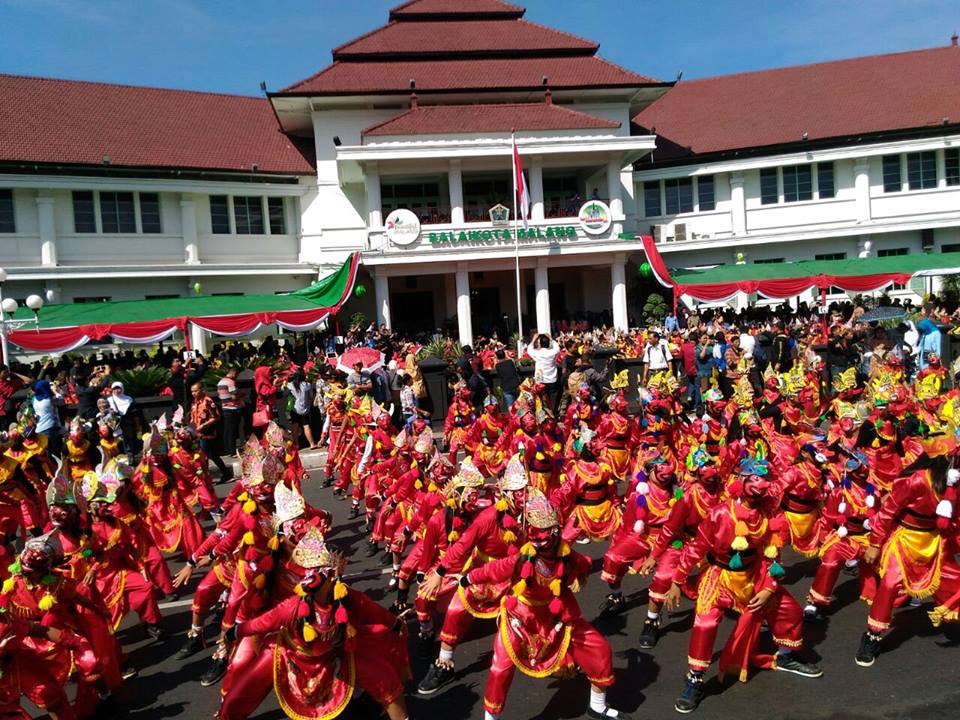 1000 Penari Bapang Cilik Meriahkan Hardiknas di Balai Kota Malang