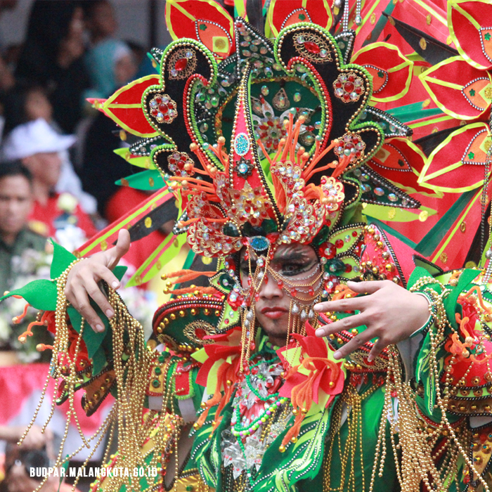 GALERI FOTO : Kemeriahan Malang Flower Carnival 2016.