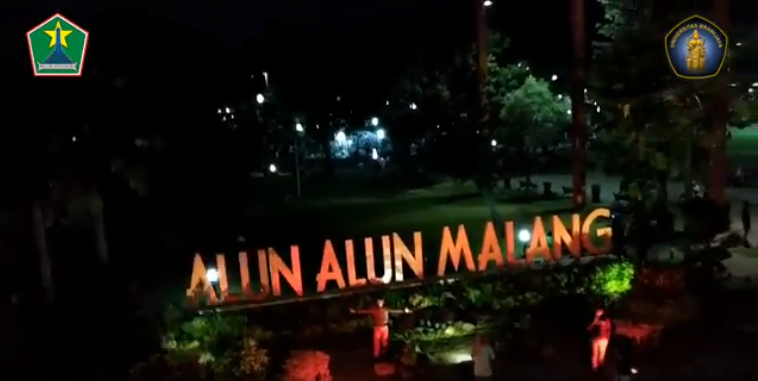 Suasana Malam Alun-Aln Kota Malang